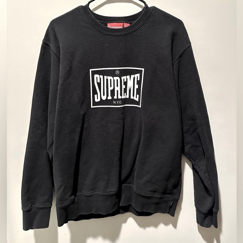 Supreme crew neck sweatshirt